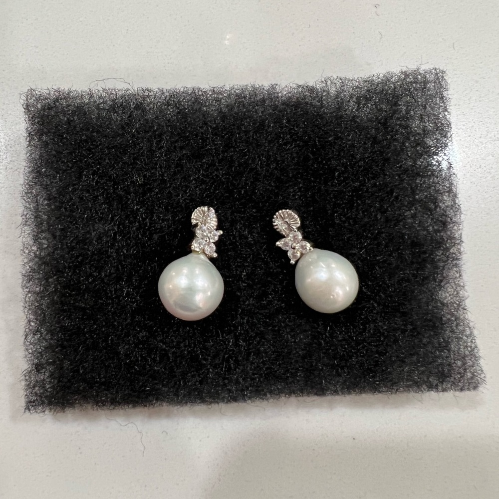 FRESHWATER PEARL DIAMOND DANGLE EARRINGS: NEW NEVER WORN